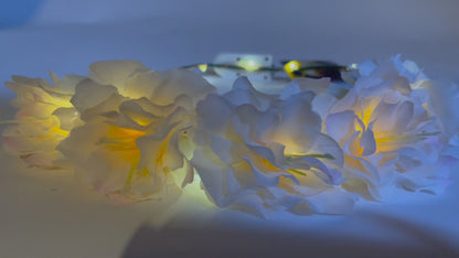 LED Bloemenkroon Glow Pioen Wit / Creme